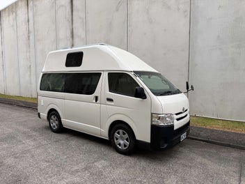 2014 Toyota Hiace Campervan photo 1