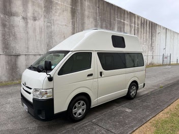 2014 Toyota Hiace Campervan photo 2