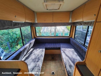 2008 Mitsubishi RV Motorhome Fuso Canter 5 berths photo 2