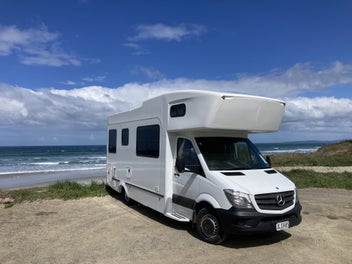 2015 Mercedes Sprinter - Kea Horizon MW721 photo 2