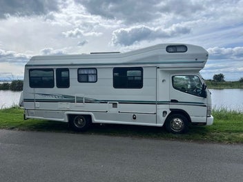 6 berth Mitsubishi Motor Home drive Car license photo 1