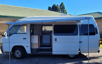 Nissan Caravan - 1998 photo 1