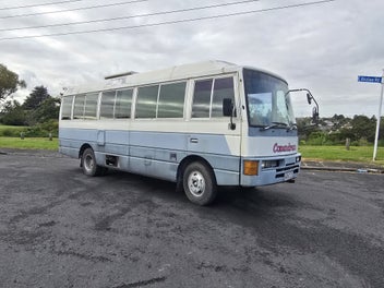 1992 Nissan Civilian photo 1