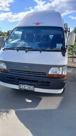 Toyota hiace factory campavan photo 2