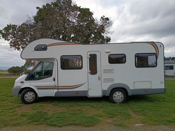 2011 Tribute 720-6 Berth, Solar, Starlink, Low kms