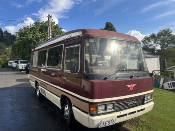 Toyota Coaster Motorhome - 1990 - Diesel, Manual photo 2