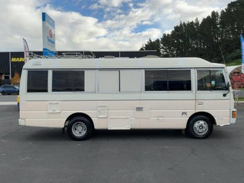 1992 Nissan Civilian Motorhome (TRG) photo 2