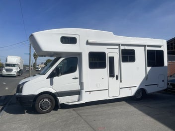 2013 VW Crafter KEA Horizon 6 Berth Motorhome photo 2