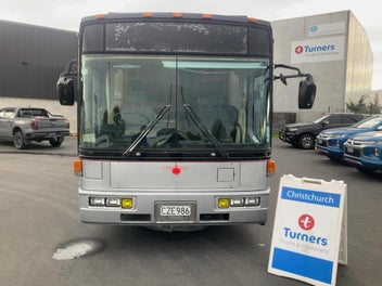 1994 Nissan Diesel Motorhome (CHC) photo 2