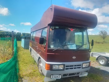 NISSAN CIVILIAN photo 2