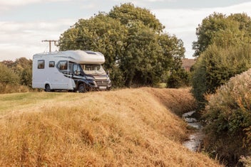 Auto-Trail Imala 730 - 4 Berth photo 2