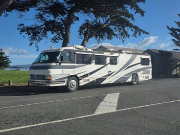 Live in or tour the country photo 1