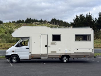 1999 Mercedes Sprinter photo 2