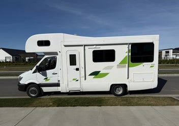 2015 Mercedes-Benz Sprinter, 6-Berths