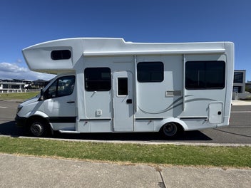 2016 Merc benz sprinter 6 berth -low kms196000 photo 2