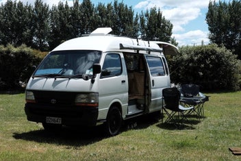 Insulated Toyota Hiace 2001 LWB