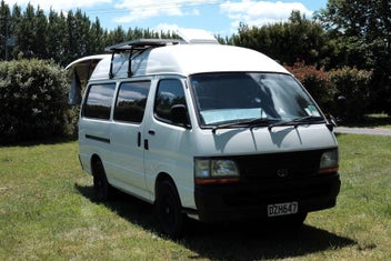 Insulated Toyota Hiace 2001 LWB photo 2