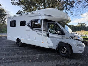 Auto-Trail Imala 730 2 berth photo 2