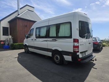 Mercedes Benz Sprinter Campervan photo 2