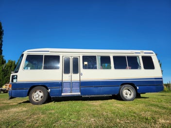 1990 Toyota Coaster photo 1