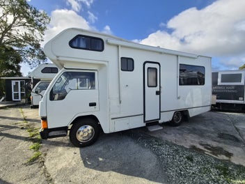 1995 mitsubishi L photo 2