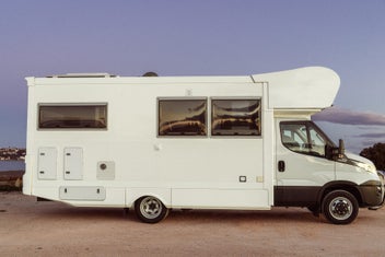Premium Motorhome Off-Grid Power High Spec photo 2