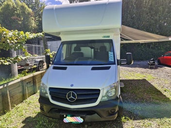 2014 Mercedes-Benz River Rest