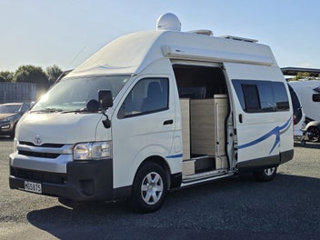 2017 Toyota Haice REGIUSACE