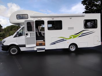 2018 Talvor Euro Deluxe Mercedes-Benz 2.2L photo 2