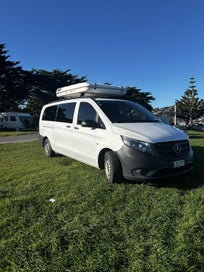 Camper Van Mercedes Low KMs photo 1