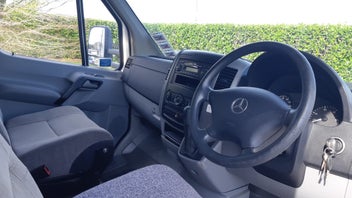 2010 Mercedes photo 2