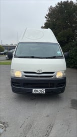 Toyota Campervan with High Roof - Green Self Conta photo 2