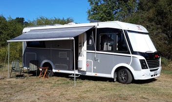 Dethleffs motorhome photo 1