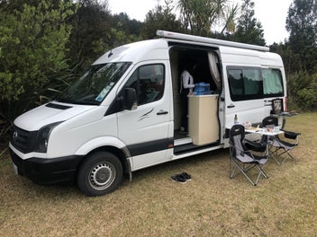 VW Crafter Campervan 2013 photo 2