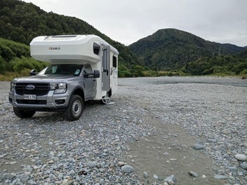 FORD RANGER NEBULA 4X4 MOTORHOME photo 2