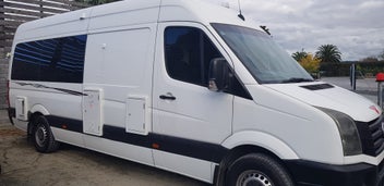VW CRAFTER 2.5 LTR - AUTO - EXCELLENT