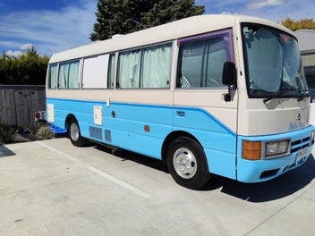 1996 Nissan Civilian photo 2