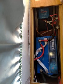 Nissan caravan tidy low kms completely off grid. photo 2