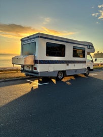 6 Berth Turbo Campervan with Towbar photo 1